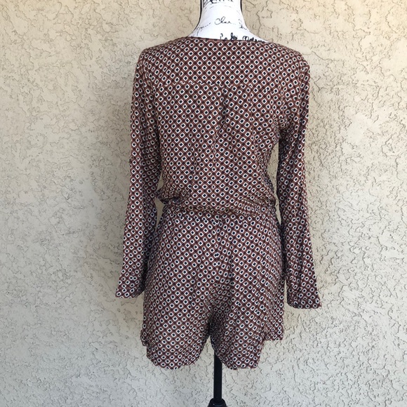 Alythea Brown Patterned Romper size Medium - Picture 2 of 8